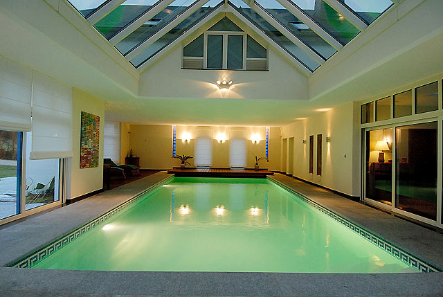 Piscine intérieure à Nothomb